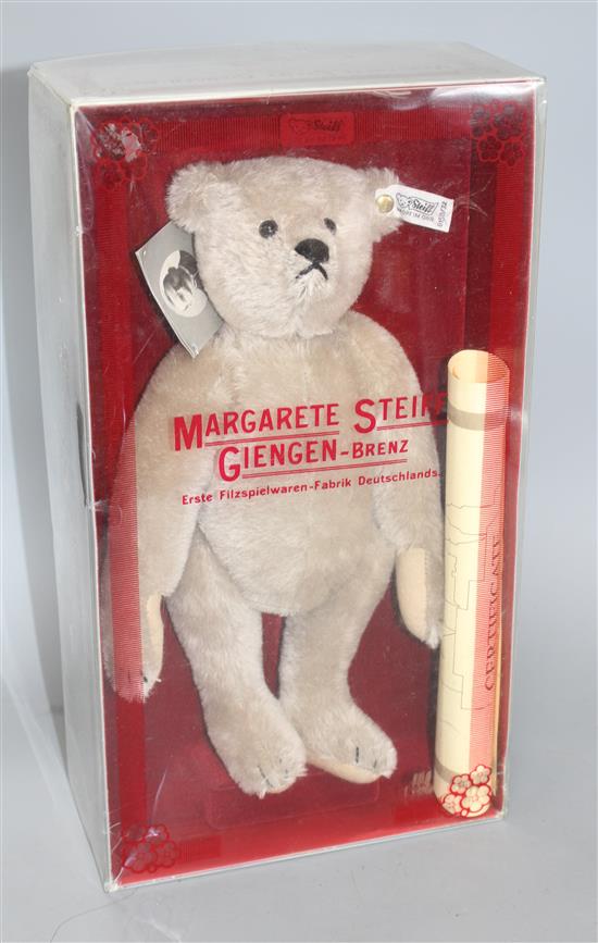 A Steiff Hello 2000 Goodbye 1999 twin bear set, with original numbered box, and four other Steiff bears